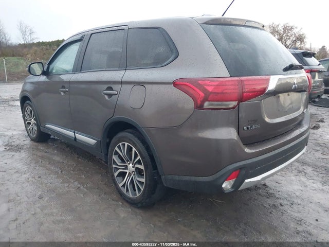 2016 MITSUBISHI OUTLANDER JA4AZ3A3XGZ017392 Photo 2