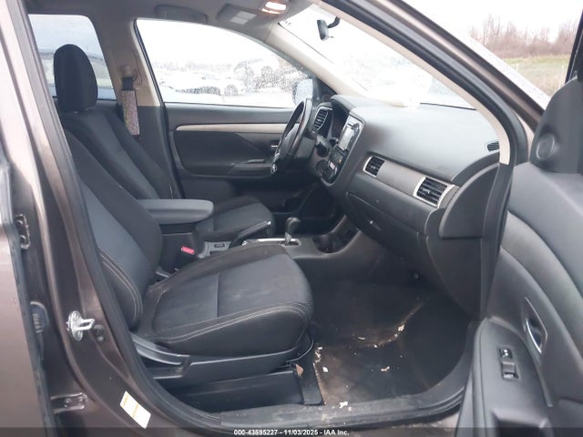 2016 MITSUBISHI OUTLANDER JA4AZ3A3XGZ017392 Photo 4