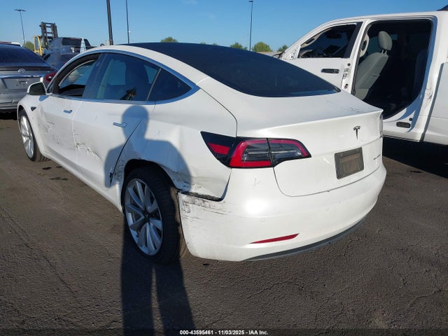 2019 TESLA MODEL 3 5YJ3E1EB6KF390184 Photo 2
