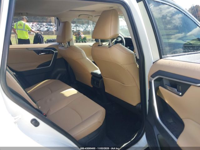 2023 TOYOTA RAV4 HYBRID JTMB6RFV8PD084697 Photo 7