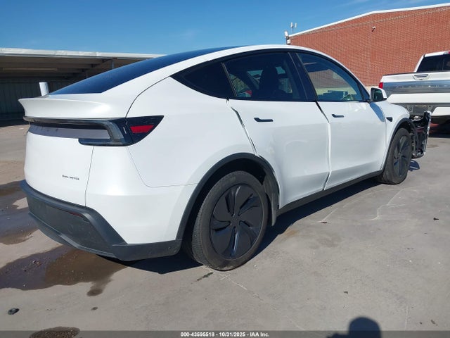 2026 TESLA MODEL Y 7SAYGDEE8TA390720 Photo 3