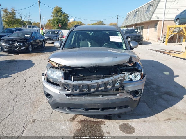 2016 Jeep Compass Latitude მანქანა იყიდება აუქციონზე, vin: 1C4NJCEAXGD536186, აუქციონის ნომერი: 43595569