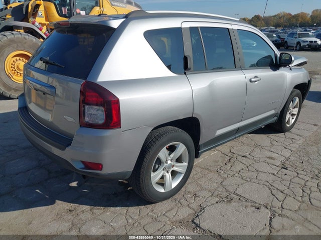 2016 Jeep Compass Latitude მანქანა იყიდება აუქციონზე, vin: 1C4NJCEAXGD536186, აუქციონის ნომერი: 43595569