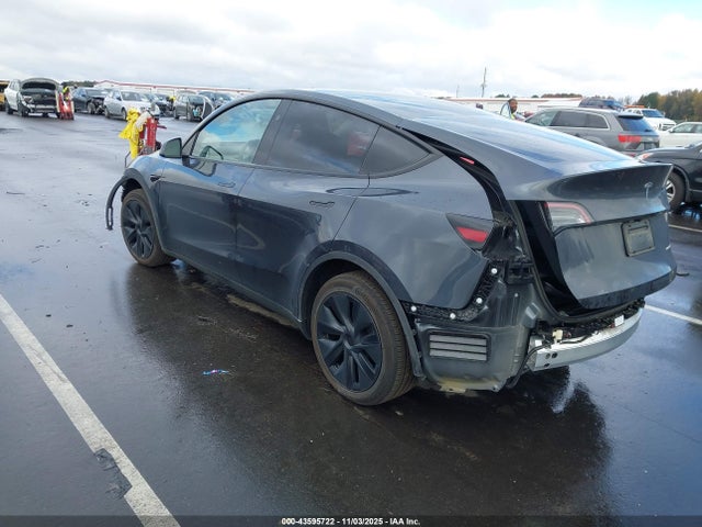 2025 TESLA MODEL Y 7SAYGDEE4SA358183 Photo 2