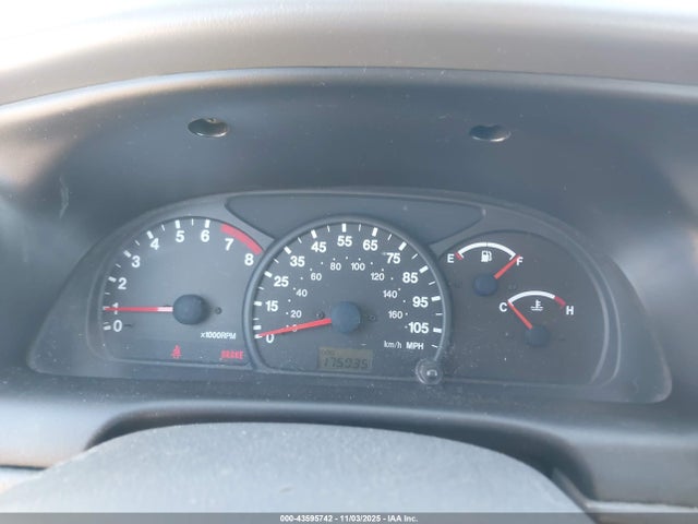 1999 CHEVROLET TRACKER 2CNBE13C8X6915939 Photo 6