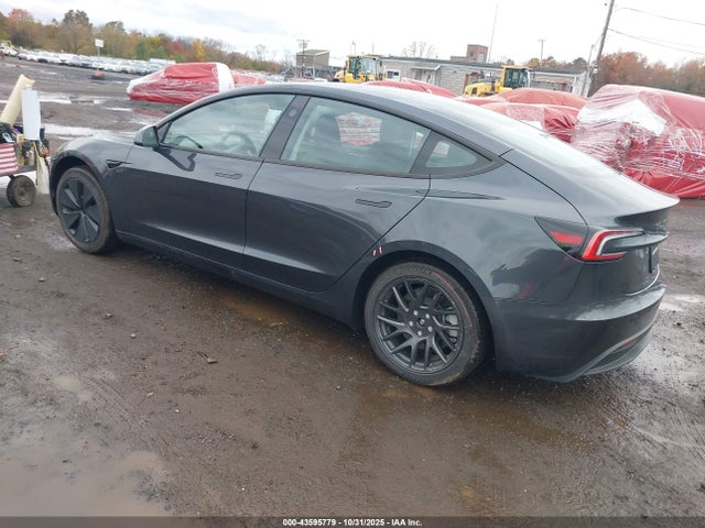 2025 TESLA MODEL 3 5YJ3E1EA8SF017350 Photo 2