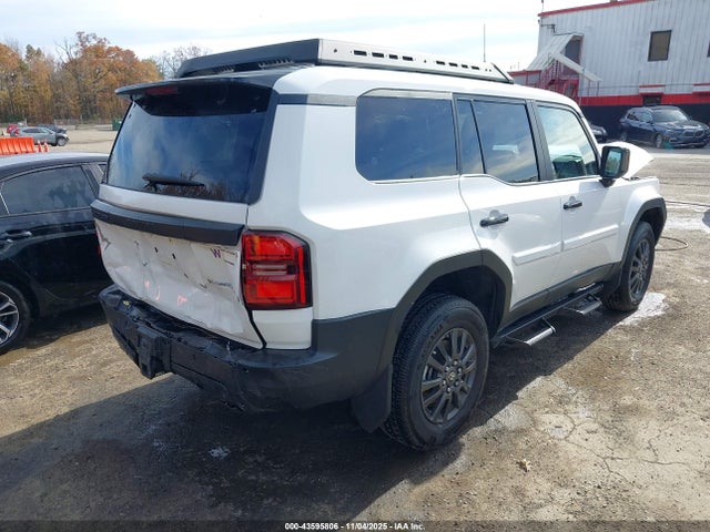 2024 TOYOTA LAND CRUISER JTEABFAJ1RK018593 Photo 3