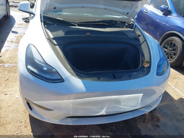 2024 TESLA MODEL Y 7SAYGDED1RA321710 Photo 9