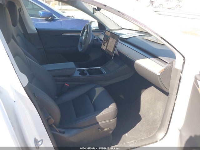 2024 TESLA MODEL Y 7SAYGDED1RA321710 Photo 4