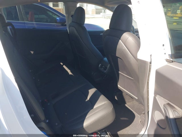 2024 TESLA MODEL Y 7SAYGDED1RA321710 Photo 7