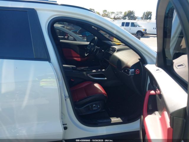 2018 JAGUAR F-PACE SADCL2FN1JA261723 Photo 4