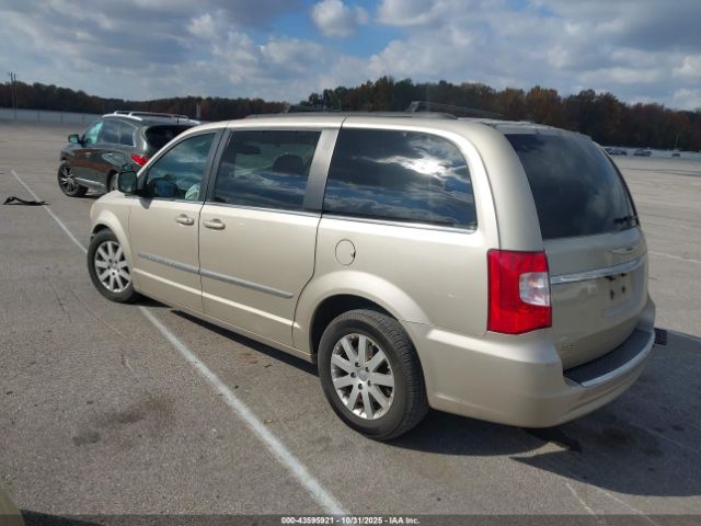 2014 CHRYSLER TOWN & COUNTRY 2C4RC1BG8ER183465 Photo 2