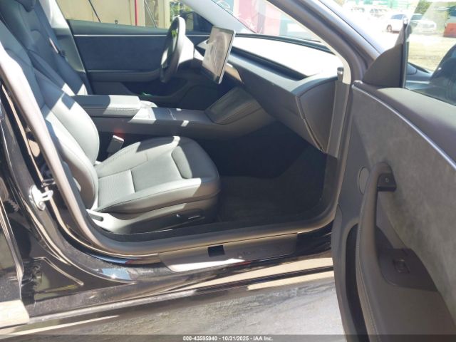 2025 TESLA MODEL 3 5YJ3E1EBXSF940258 Photo 4