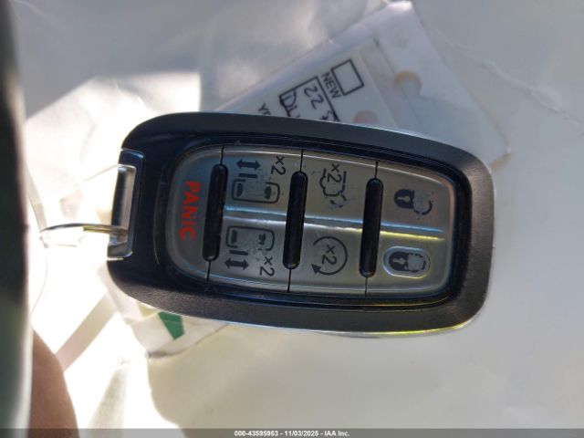 2022 CHRYSLER PACIFICA HYBRID 2C4RC1L7XNR122648 Photo 10