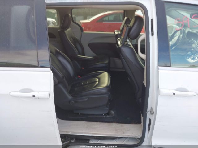 2022 CHRYSLER PACIFICA HYBRID 2C4RC1L7XNR122648 Photo 7