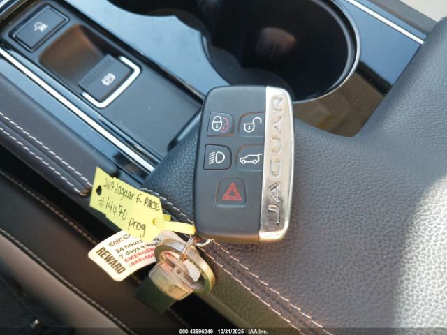 2017 JAGUAR F-PACE SADCL2BN3HA488637 Photo 10