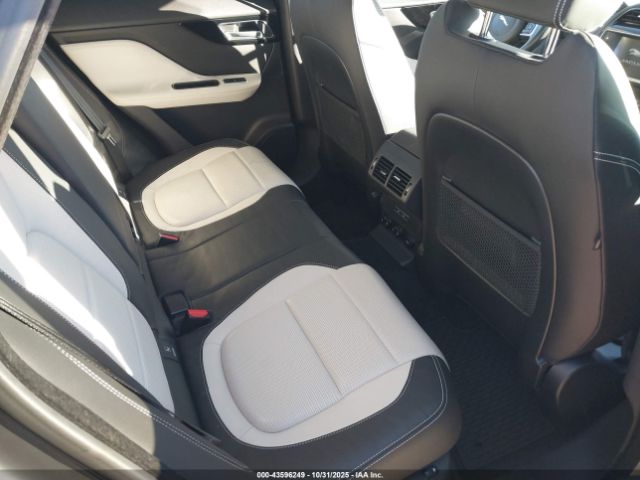 2017 JAGUAR F-PACE SADCL2BN3HA488637 Photo 7