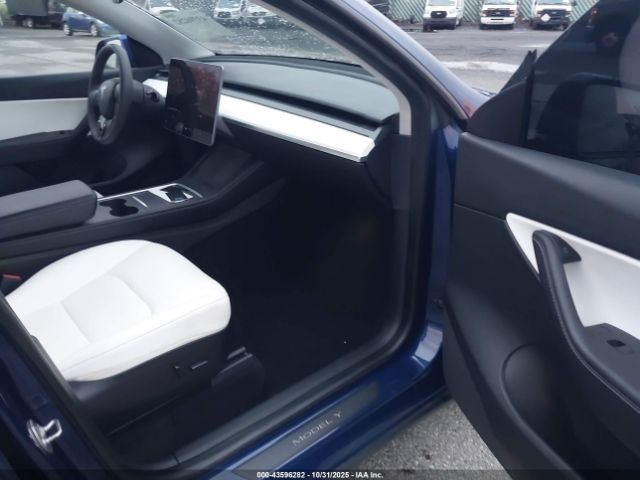 2021 TESLA MODEL Y 5YJYGDEE2MF298956 Photo 4