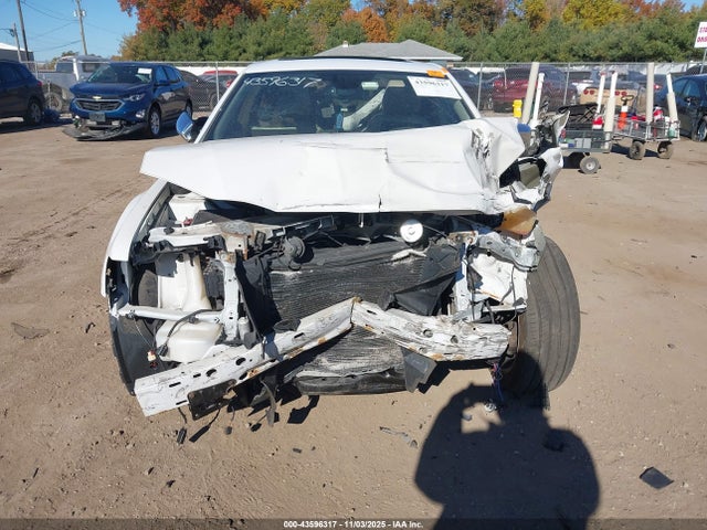 Продажа на аукционе авто 2013 Chrysler 300c, vin: 2C3CCAEG8DH532666, номер лота: 43596317