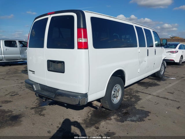 2013 CHEVROLET EXPRESS 3500 1GAZG1FGXD1128574 Photo 3