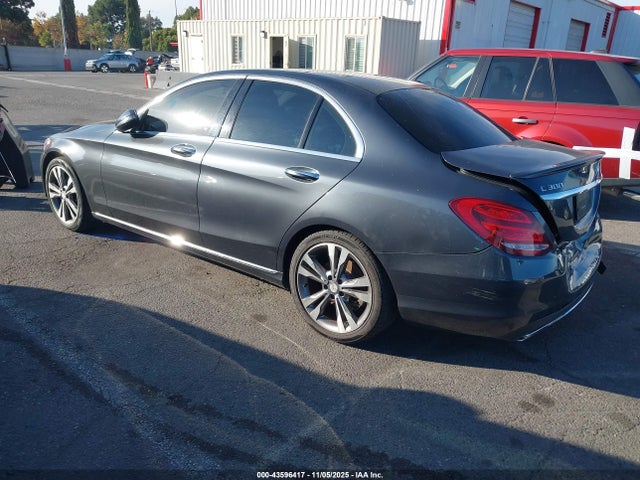 Mercedes-Benz C 300 2016 55SWF4JB2GU154736 Image 3
