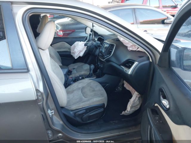 2016 JEEP CHEROKEE 1C4PJLAB7GW273585 Photo 4