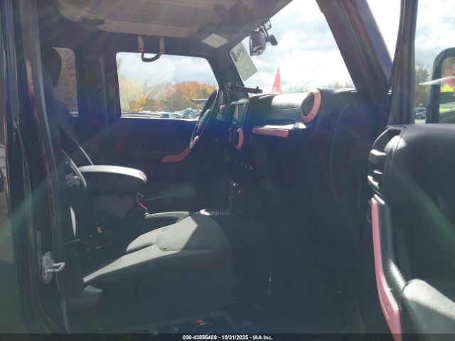 2016 JEEP WRANGLER UNLIMITED 1C4BJWDG9GL125569 Photo 4