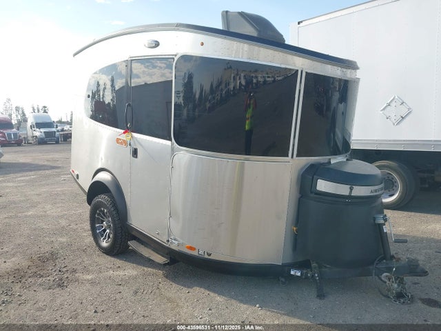 43596531 :رقم المزاد ، 1SMG4DC18KJ204442 vin ، 2019 Airstream Basecamp X مزاد بيع