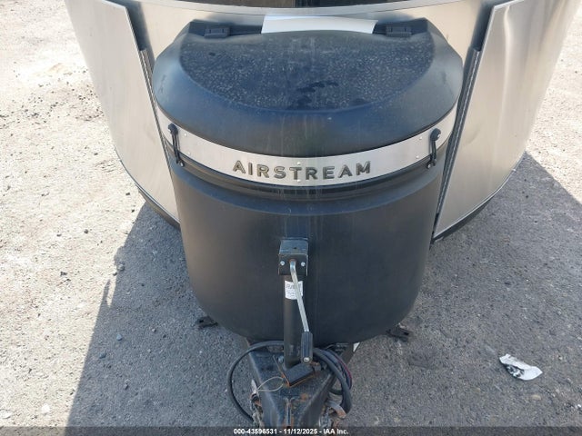 43596531 :رقم المزاد ، 1SMG4DC18KJ204442 vin ، 2019 Airstream Basecamp X مزاد بيع