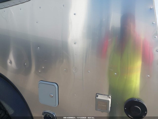 43596531 :رقم المزاد ، 1SMG4DC18KJ204442 vin ، 2019 Airstream Basecamp X مزاد بيع