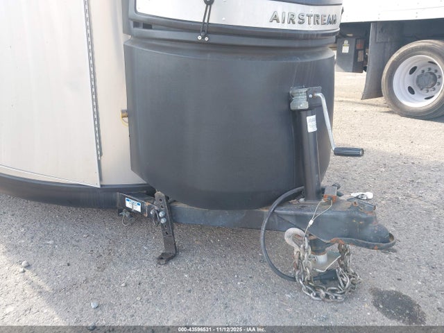 43596531 :رقم المزاد ، 1SMG4DC18KJ204442 vin ، 2019 Airstream Basecamp X مزاد بيع