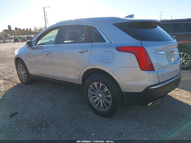 2017 CADILLAC XT5 1GYKNDRS1HZ243193 Photo 2