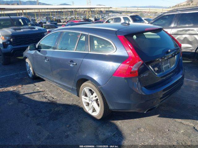 2015 VOLVO V60 YV126MEC3F1213944 Photo 2