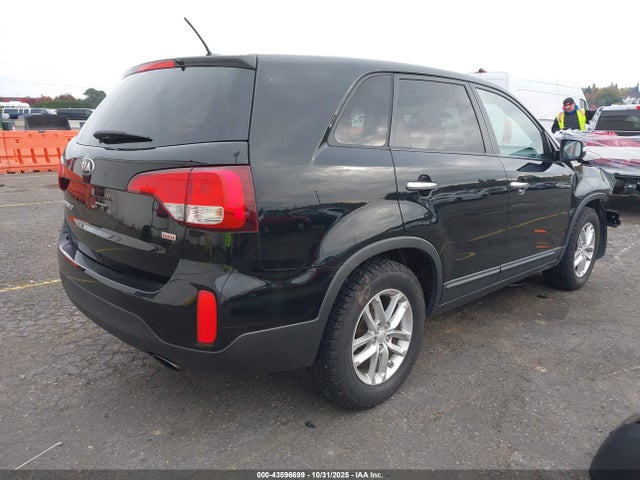 KIA SORENTO LX 2014 5XYKT3A63EG479424 Image 4