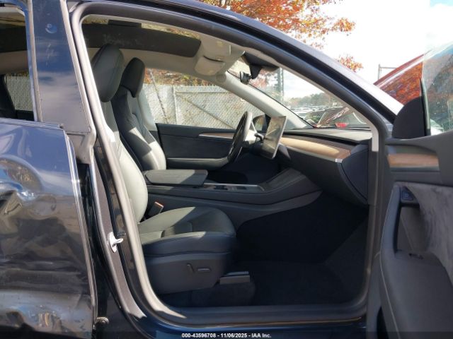 2025 TESLA MODEL Y 7SAYGDEF1SA370574 Photo 4