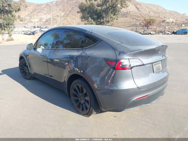 2023 TESLA MODEL Y 7SAYGAEE4PF609339 Photo 2