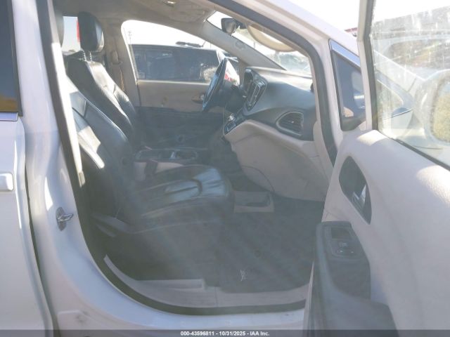 2018 CHRYSLER PACIFICA 2C4RC1BG3JR193038 Photo 4