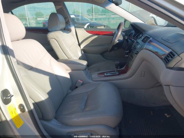 2003 LEXUS ES 300 JTHBF30G030125220 Photo 4