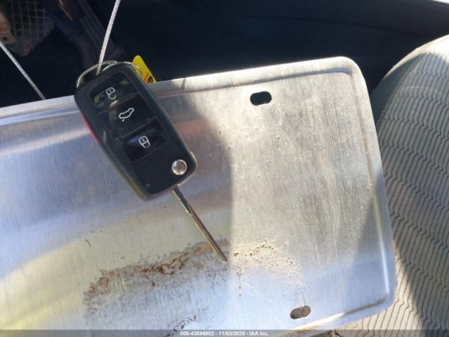 2013 VOLKSWAGEN BEETLE 3VWFP7AT5DM644049 Photo 10