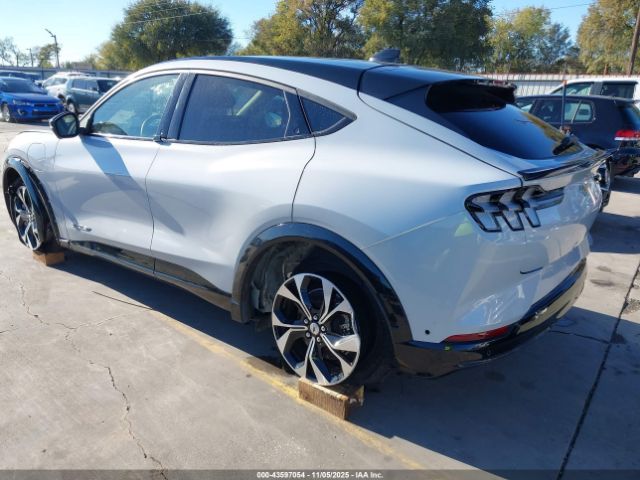 2021 FORD MUSTANG MACH-E 3FMTK3SU3MMA03546 Photo 2