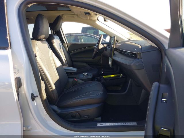 2021 FORD MUSTANG MACH-E 3FMTK3SU3MMA03546 Photo 4