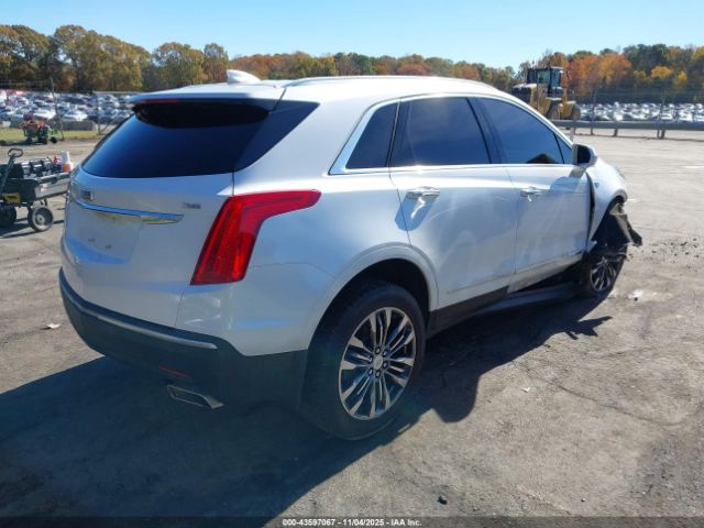 2018 CADILLAC XT5 1GYKNERS8JZ157472 Photo 3