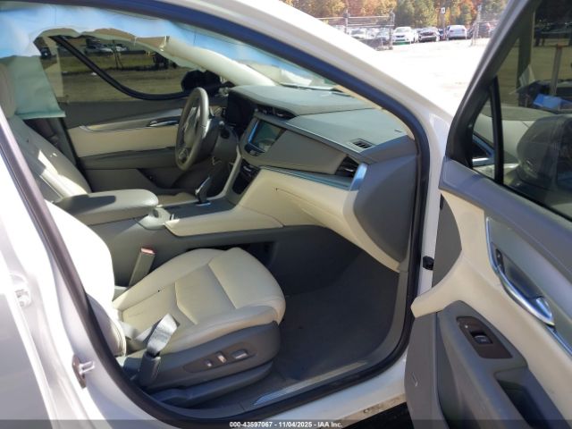 2018 CADILLAC XT5 1GYKNERS8JZ157472 Photo 4