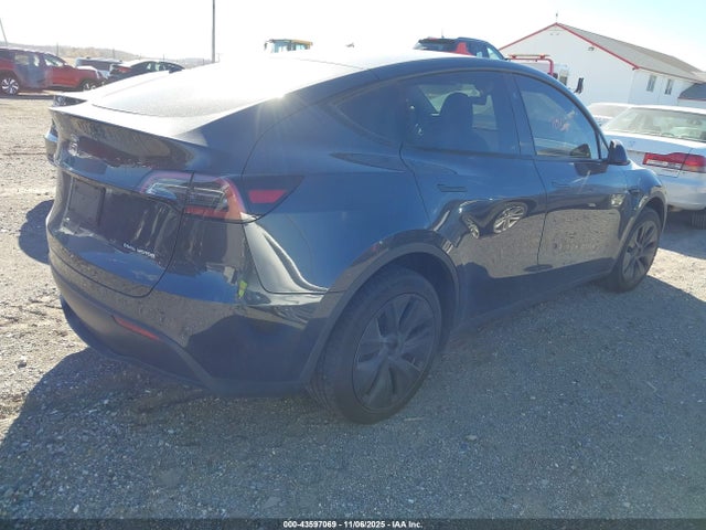 2024 TESLA MODEL Y 7SAYGDEE7RF198376 Photo 3