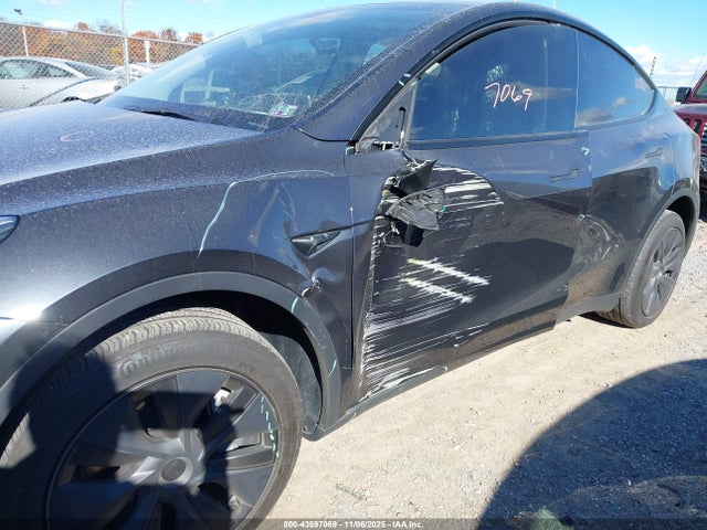 2024 TESLA MODEL Y 7SAYGDEE7RF198376 Photo 5