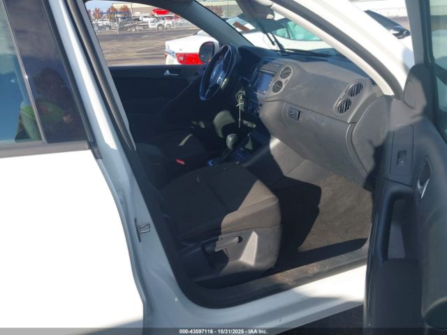 2015 VOLKSWAGEN TIGUAN WVGAV7AX8FW582179 Photo 4
