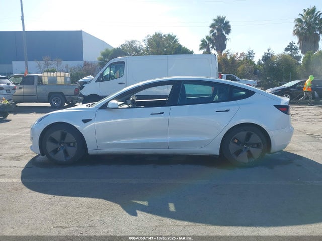 5YJ3E1EA9MF929942 Tesla MODEL 3