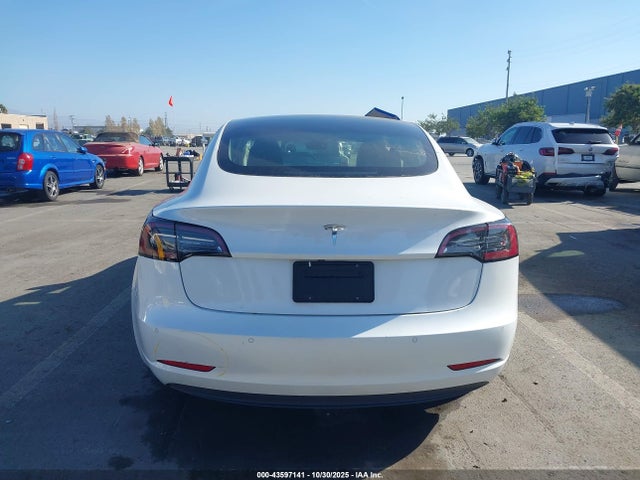 5YJ3E1EA9MF929942 Tesla MODEL 3