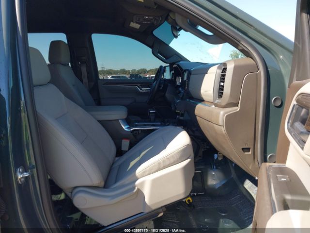 2025 CHEVROLET SILVERADO 1500 1GCUKDED3SZ168874 Photo 4