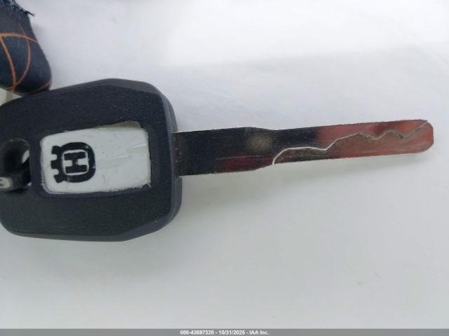 2023 HUSQVARNA VITPILEN 401/SVARTPILEN 401 MD2JUJ407PC220618 Photo 10